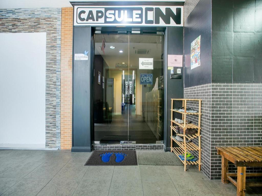 Spot On 89726 Capsule Inn Кота-Кінабалу Екстер'єр фото